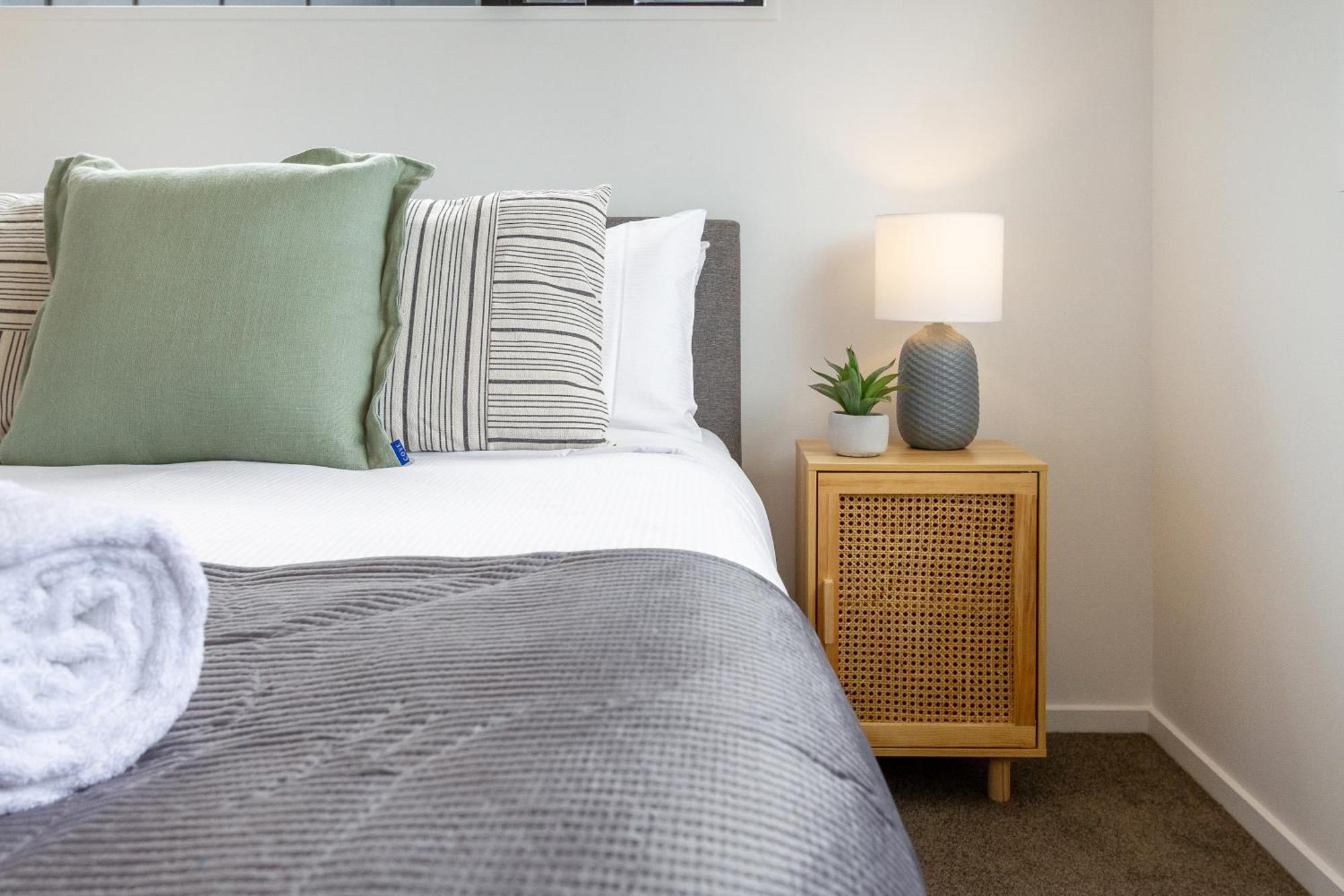 2Br Townhouse: Cosy, Close To City, Car Park Christchurch Esterno foto